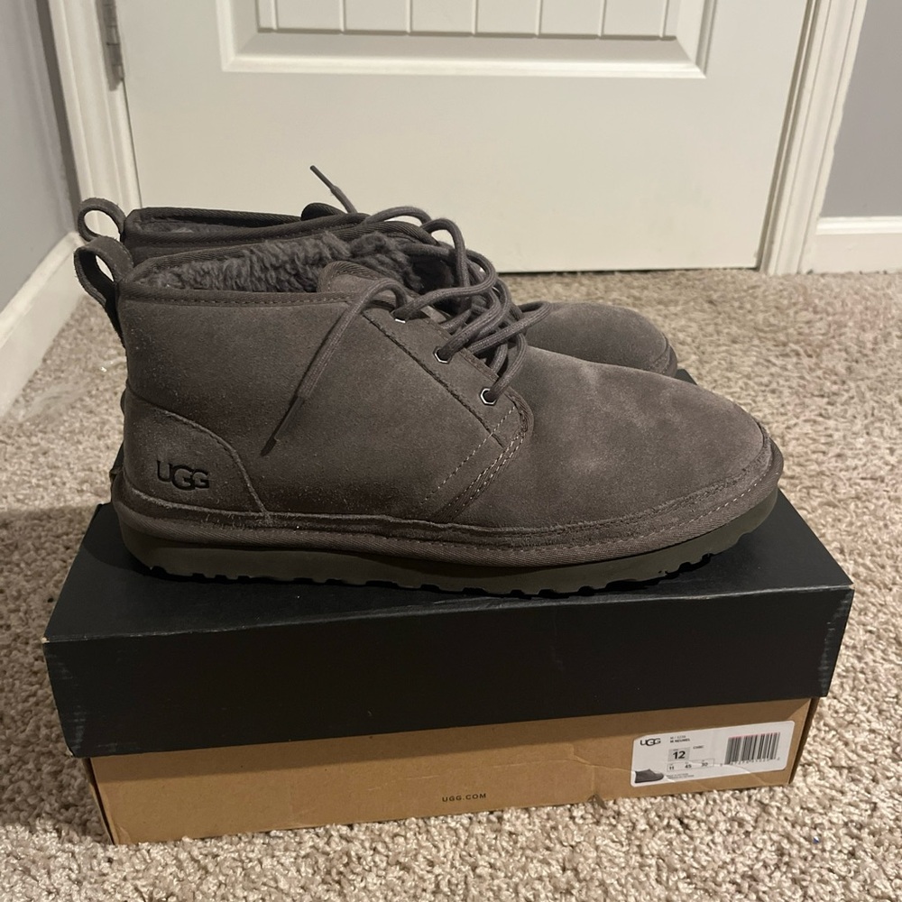 Ugg Mens boots Size 12 nuemel